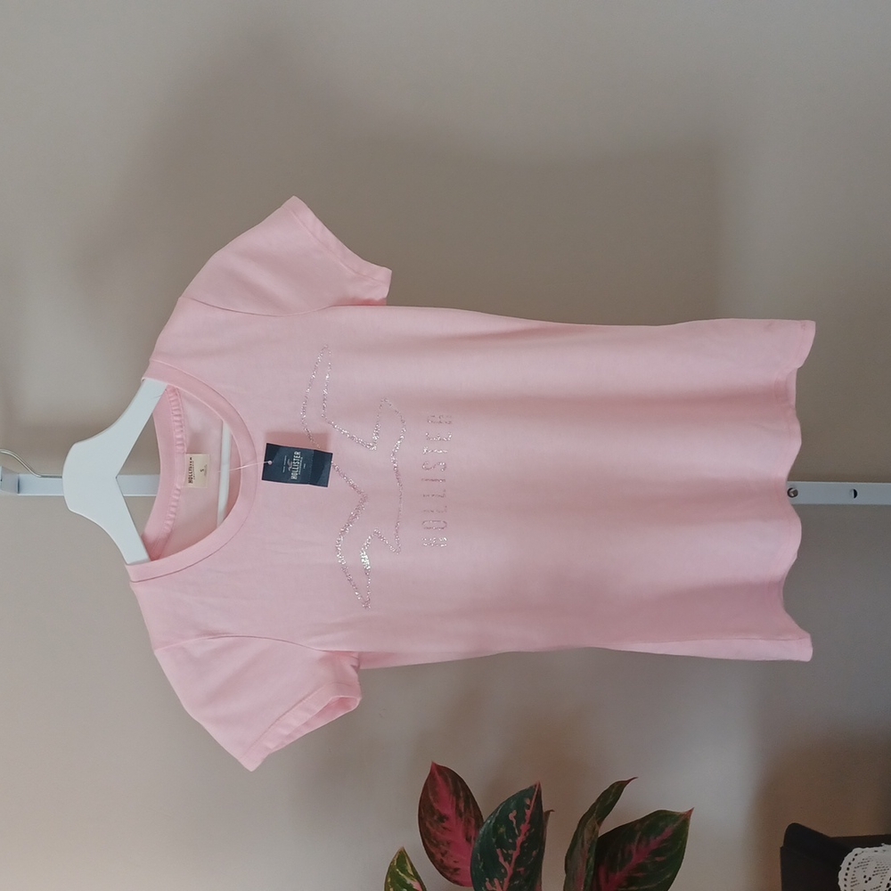 NWT! WOMENS HOLLISTER T-SHIRT S